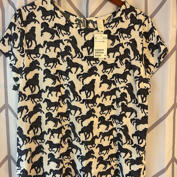 NWT Women’s H&M Black Horse Pattern T-Shirt - Picture 1 of 2